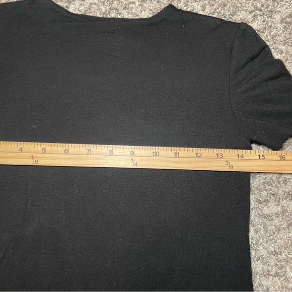 Re Ona Signature Short Sleeves T-Shirt in Black Women's Sz M Slightly Cropped - Picture 7 of 8